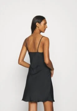 Anna Field Hammered Satin Nightie - Chemise De Nuit / Nuisette - Black -Anna Field 582eef8b55cc48b49fe9b0e88e2892d9