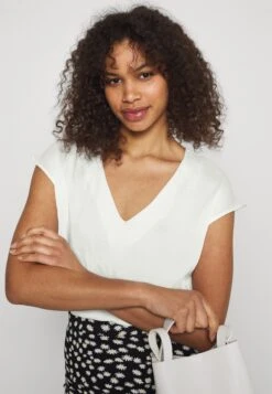 T-Shirt Basique - Off-White 11 T-Shirt Basique - Off-White -Anna Field 7396f69cf9334655a4908ea604a7abef