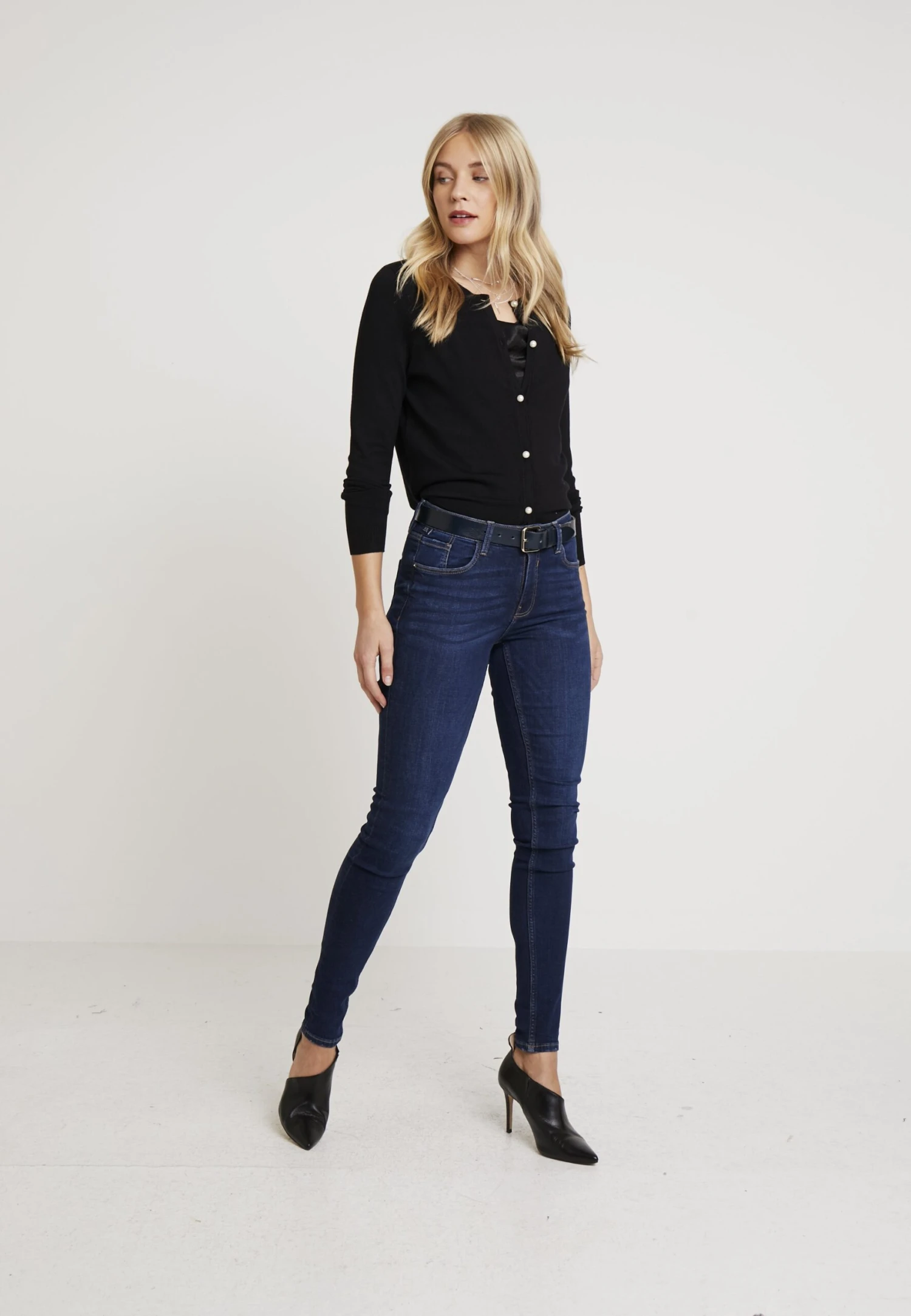 Anna Field Gilet - Black 4 Anna Field Gilet - Black – Image 2