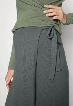 Maternity Basic Midi Skirt - Jupe Crayon - Light Green -Anna Field 966ca3a490b643babb058a6ad02875e0