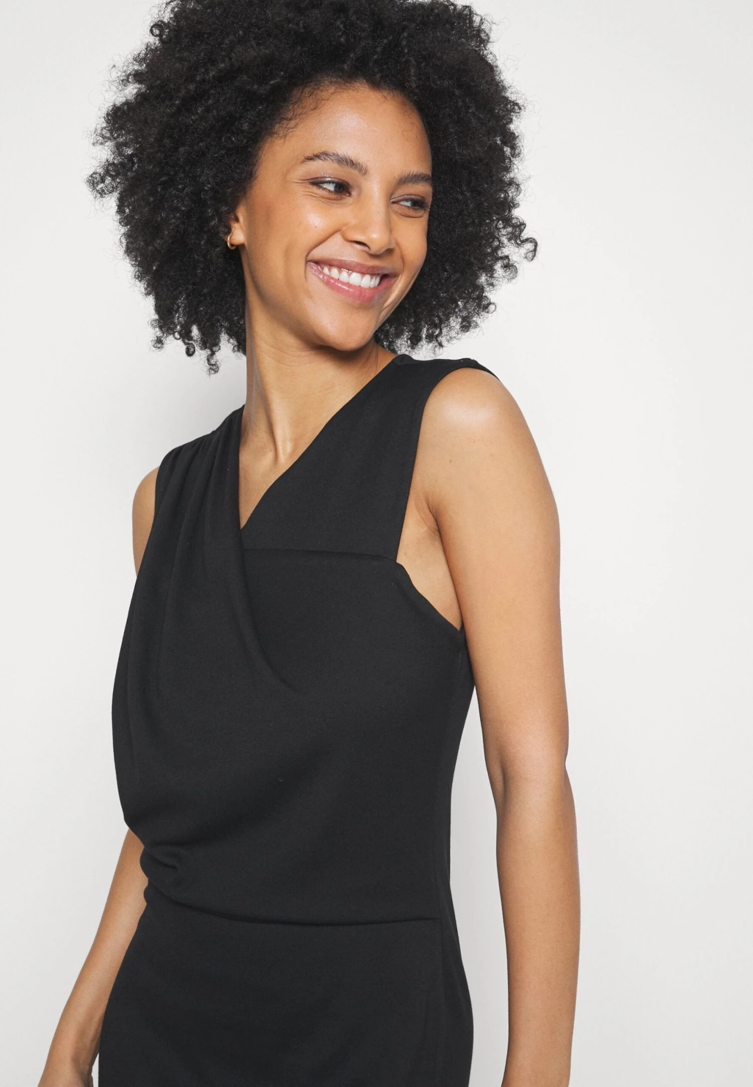 Drapped Neckline Smart Bodycon Sleeveless Mini Dress - Robe En Jersey - Black 6 Drapped Neckline Smart Bodycon Sleeveless Mini Dress - Robe En Jersey - Black – Image 4