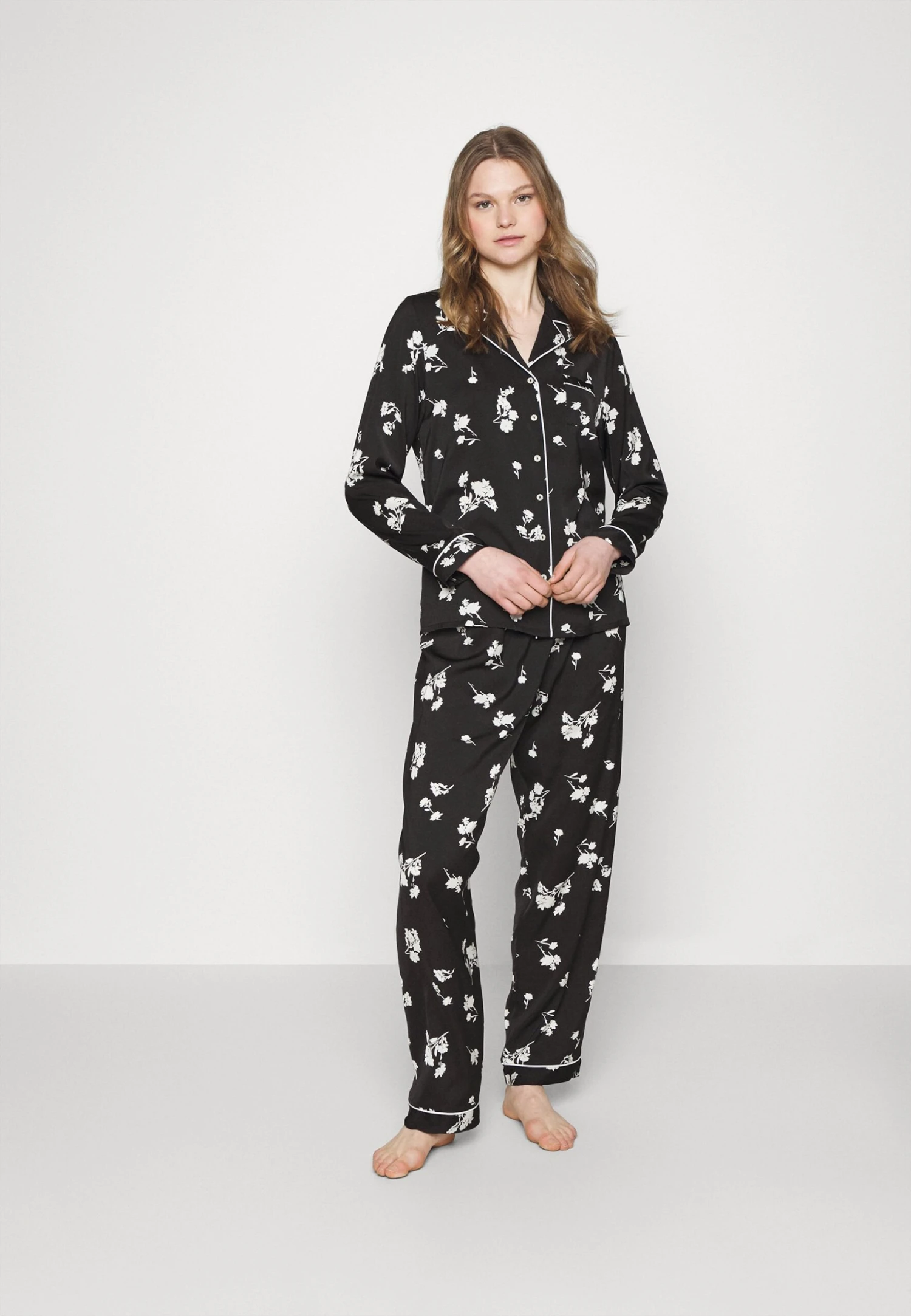 Anna Field Set - Pyjama - Black/Offwhite 4 Anna Field Set - Pyjama - Black/Offwhite – Image 2