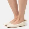 Anna Field Leather - Ballerines - Off White 2 Anna Field Leather - Ballerines - Off White -Anna Field e39ae6dba05a4f94a7204bc0ef1171c8